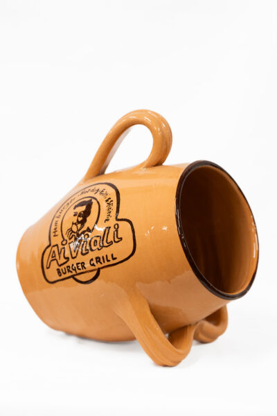 Brocca Porta Arrosticini decorazione Logo in terracotta dipinta a mano