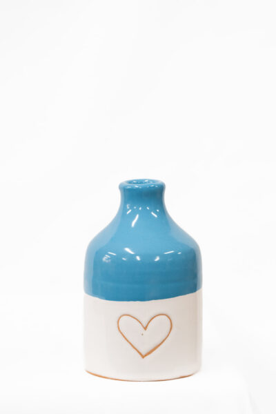 Vaso sfumato blu con cuore in Ceramica dipinta a mano