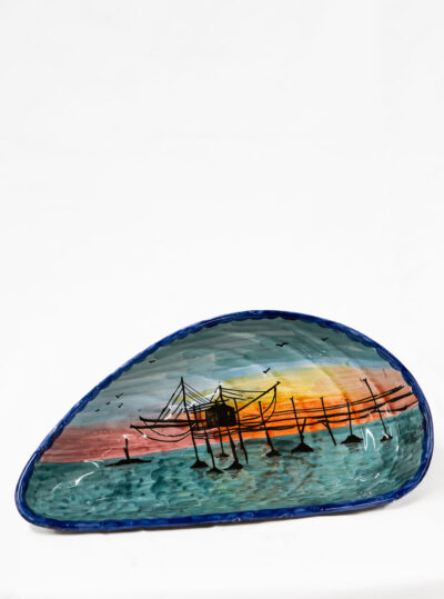 Vassoio con Trabocco al tramonto in ceramica Dipinto a mano